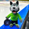 Plyšová hračka maskot VIKI. Vlci Žilina majú toho najlepšieho maskota a najlepšieho kamaráta. Je ním maskot Viki. Teraz si ho môžete kúpiť domov.